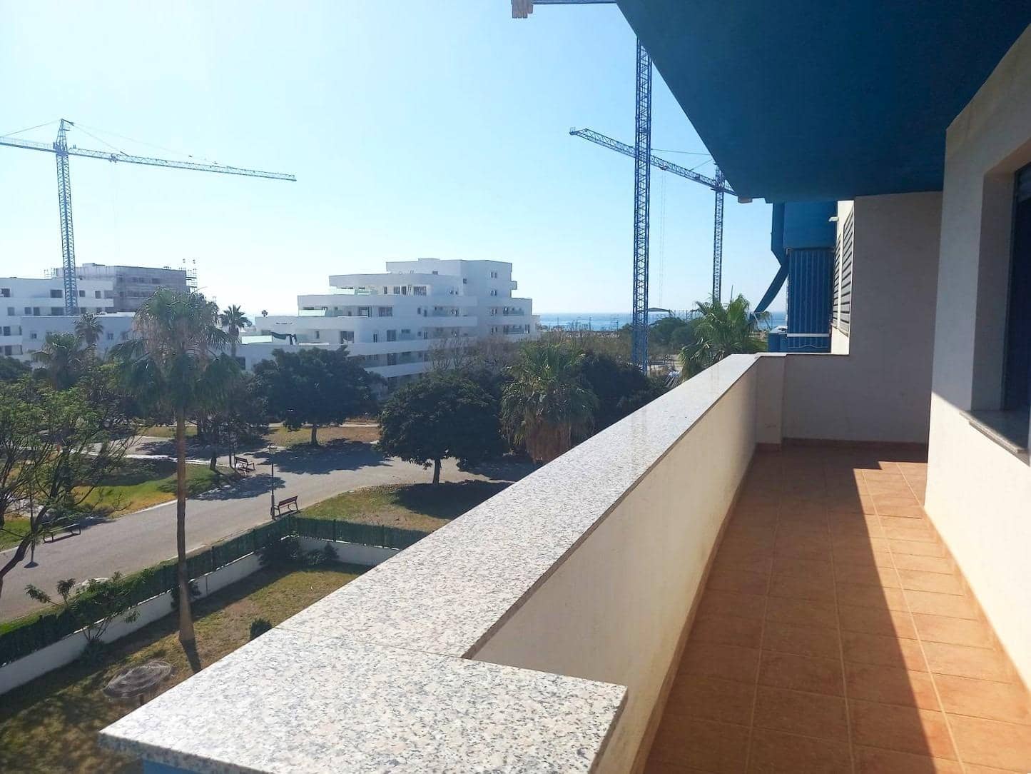 2 soverom Leilighet til salgs i Torre del Mar med svømmebasseng garasje - € 340 000 (Ref: 8395235)