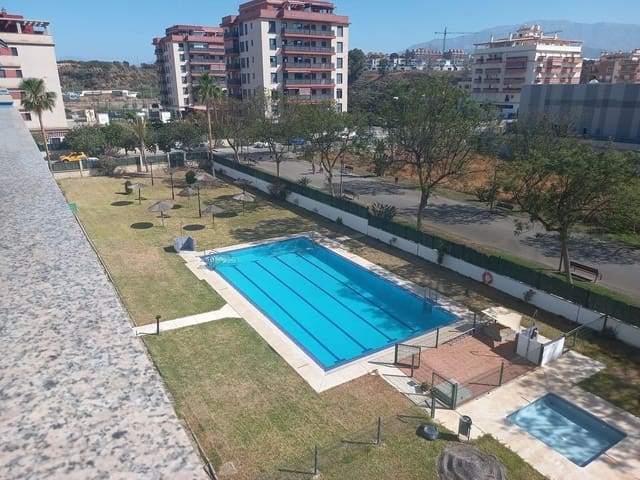 2 soverom Leilighet til salgs i Torre del Mar, Vélez-Málaga med svømmebasseng garasje - € 340 000 (Ref: 8395235)