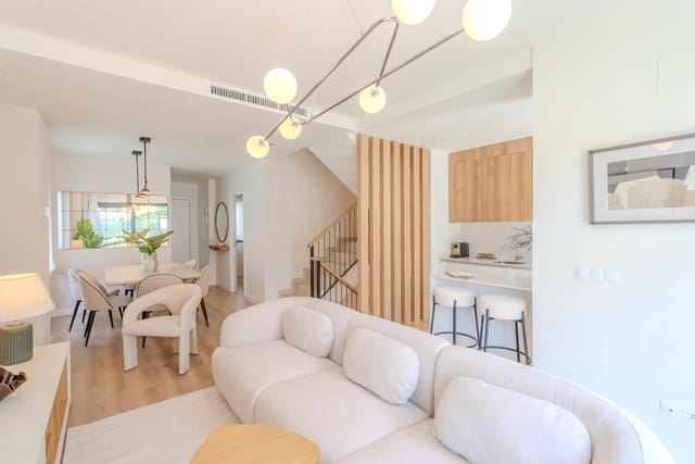 4 slaapkamer Rijtjeshuis te koop in Málaga stad met zwembad garage - € 520.000 (Ref: 8409704)