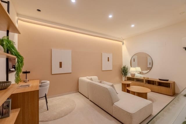 4 slaapkamer Rijtjeshuis te koop in Málaga stad met zwembad garage - € 520.000 (Ref: 8409704)