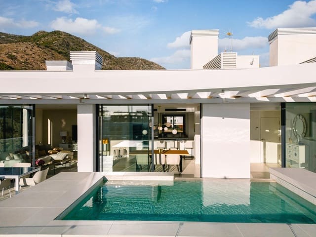 Ático de 3 habitaciones en Fuengirola en venta con piscina garaje - 1.195.000 € (Ref: 8478069)