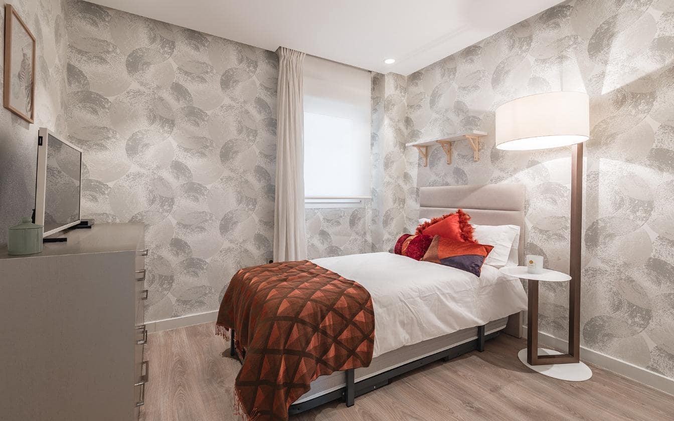 2 bedroom Apartment for sale in Nueva Andalucia with pool - € 530,000 (Ref: 8557328)