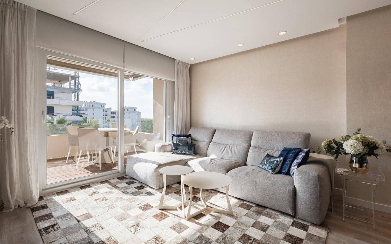 2 bedroom Apartment for sale in Nueva Andalucia with pool - € 530,000 (Ref: 8557328)