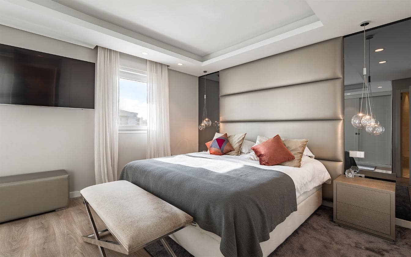 2 bedroom Apartment for sale in Nueva Andalucia with pool - € 530,000 (Ref: 8557328)