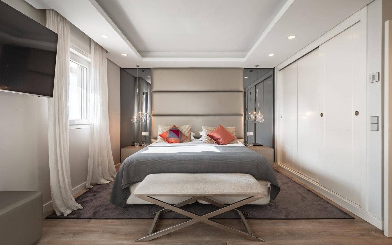 2 bedroom Apartment for sale in Nueva Andalucia with pool - € 530,000 (Ref: 8557328)