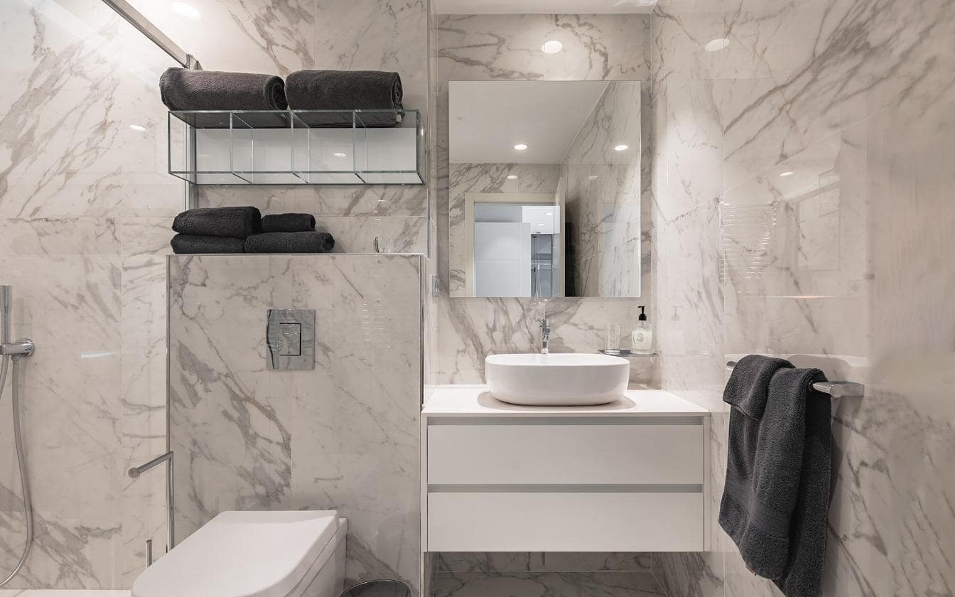 2 bedroom Apartment for sale in Nueva Andalucia with pool - € 530,000 (Ref: 8557328)