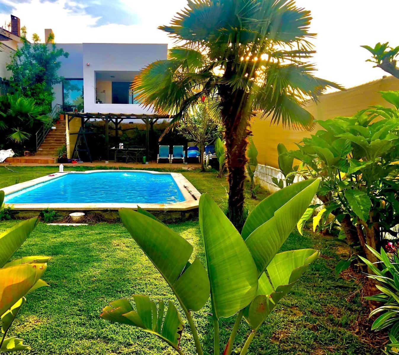 4 soveværelse Villa til salg i Algeciras med swimmingpool - € 778.000 (Ref: 8783924)