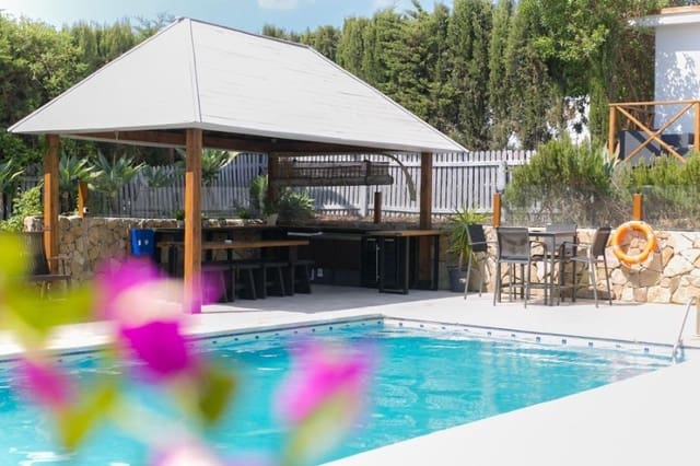 14 soverom Villa til salgs i Tarifa med svømmebasseng garasje - € 2 600 000 (Ref: 8806411)