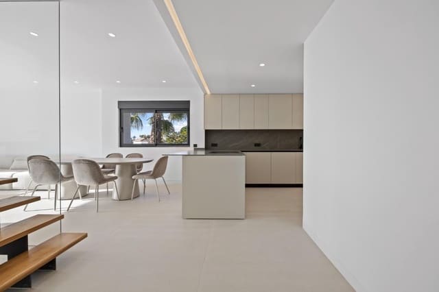 3 soverom Penthouse til salgs i El Paraiso, Estepona med svømmebasseng garasje - € 665 000 (Ref: 8838656)