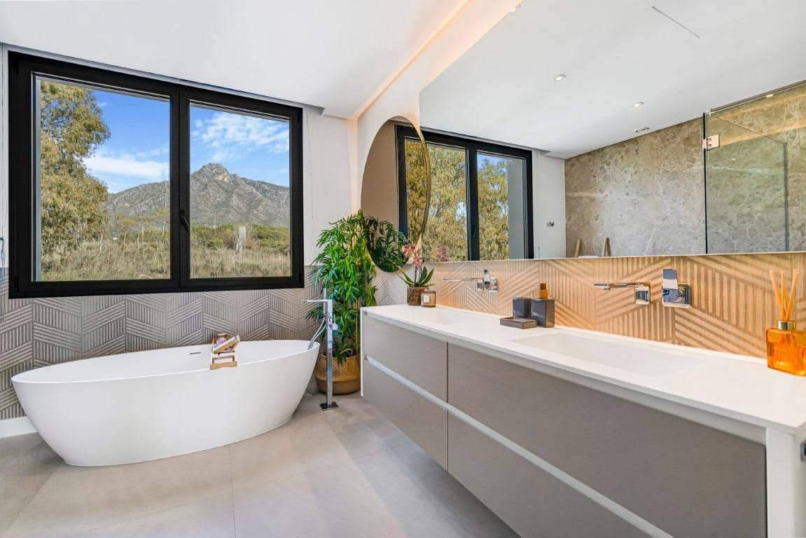 6 bedroom Villa for sale in Marbella with pool garage - € 6,500,000 (Ref: 8972157)