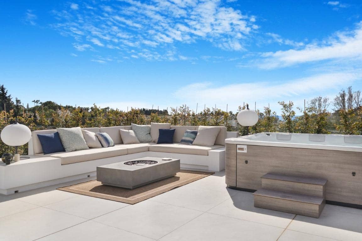 6 bedroom Villa for sale in Marbella with pool garage - € 6,500,000 (Ref: 8972157)