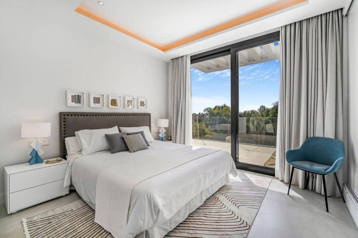 6 bedroom Villa for sale in Marbella with pool garage - € 6,500,000 (Ref: 8972157)