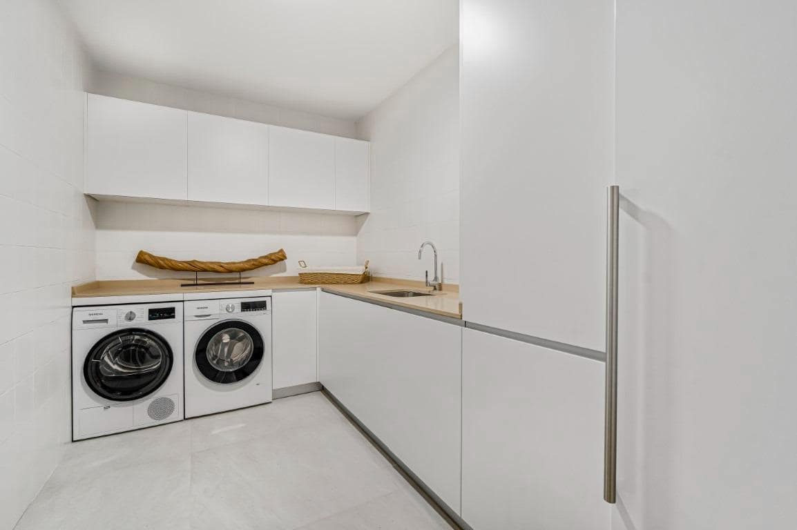 6 bedroom Villa for sale in Marbella with pool garage - € 6,500,000 (Ref: 8972157)