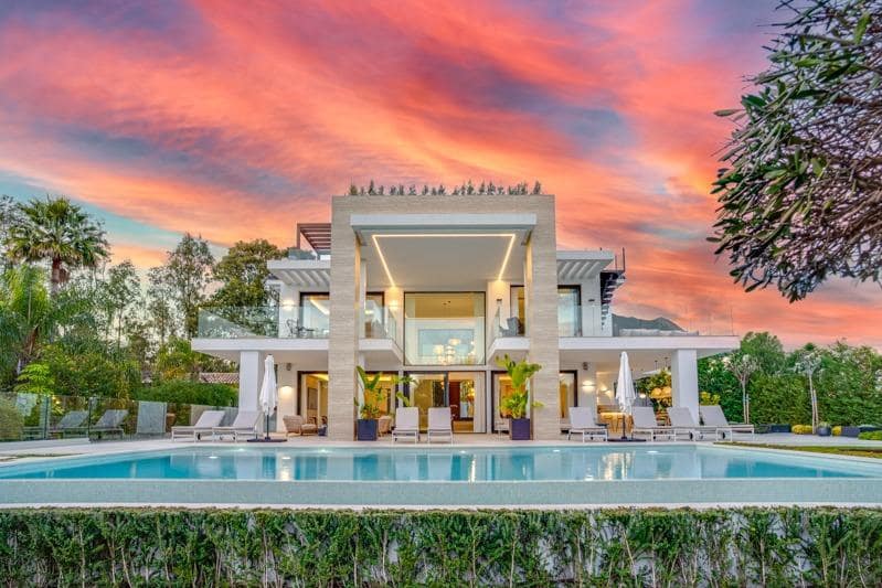 6 bedroom Villa for sale in Marbella with pool garage - € 6,500,000 (Ref: 8972157)