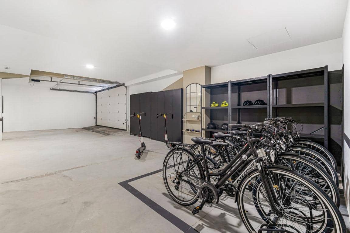 6 bedroom Villa for sale in Marbella with pool garage - € 6,500,000 (Ref: 8972157)