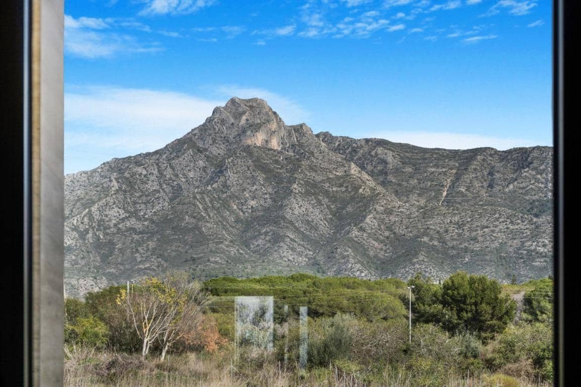 6 bedroom Villa for sale in Marbella with pool garage - € 6,500,000 (Ref: 8972157)