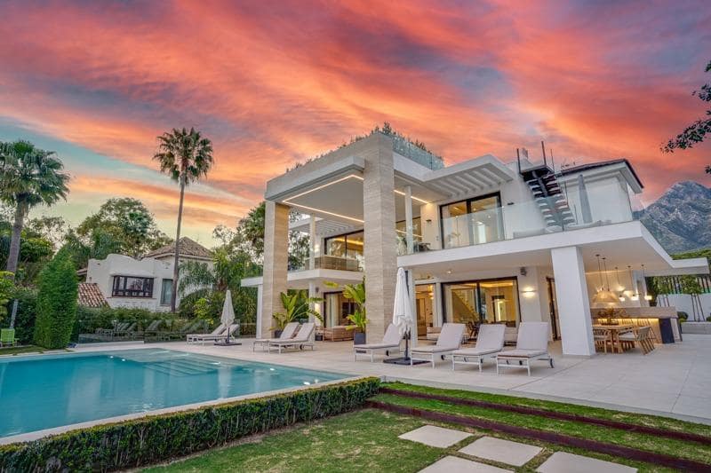 6 bedroom Villa for sale in Marbella with pool garage - € 6,500,000 (Ref: 8972157)