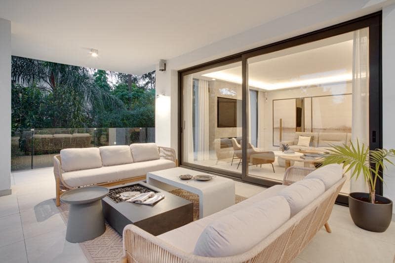 6 bedroom Villa for sale in Marbella with pool garage - € 6,500,000 (Ref: 8972157)