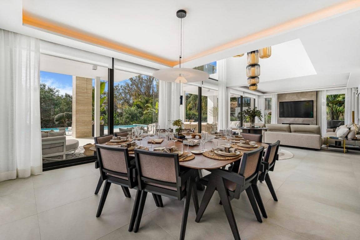 6 bedroom Villa for sale in Marbella with pool garage - € 6,500,000 (Ref: 8972157)