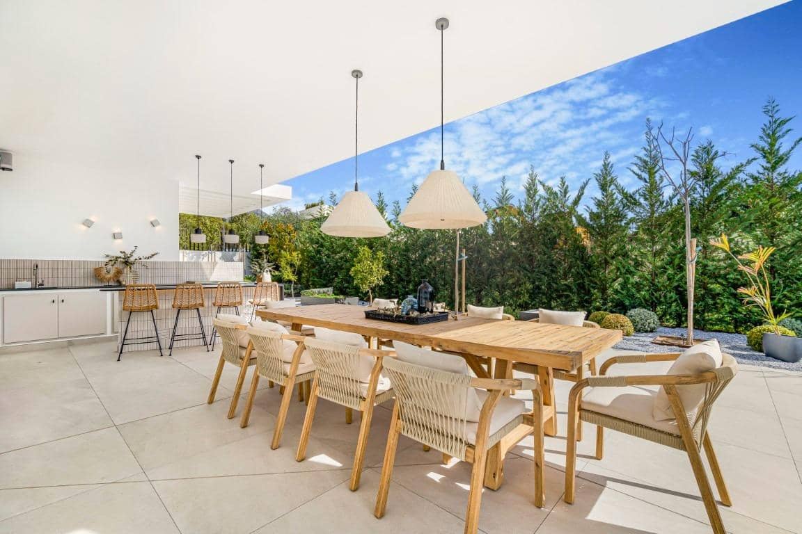 6 bedroom Villa for sale in Marbella with pool garage - € 6,500,000 (Ref: 8972157)