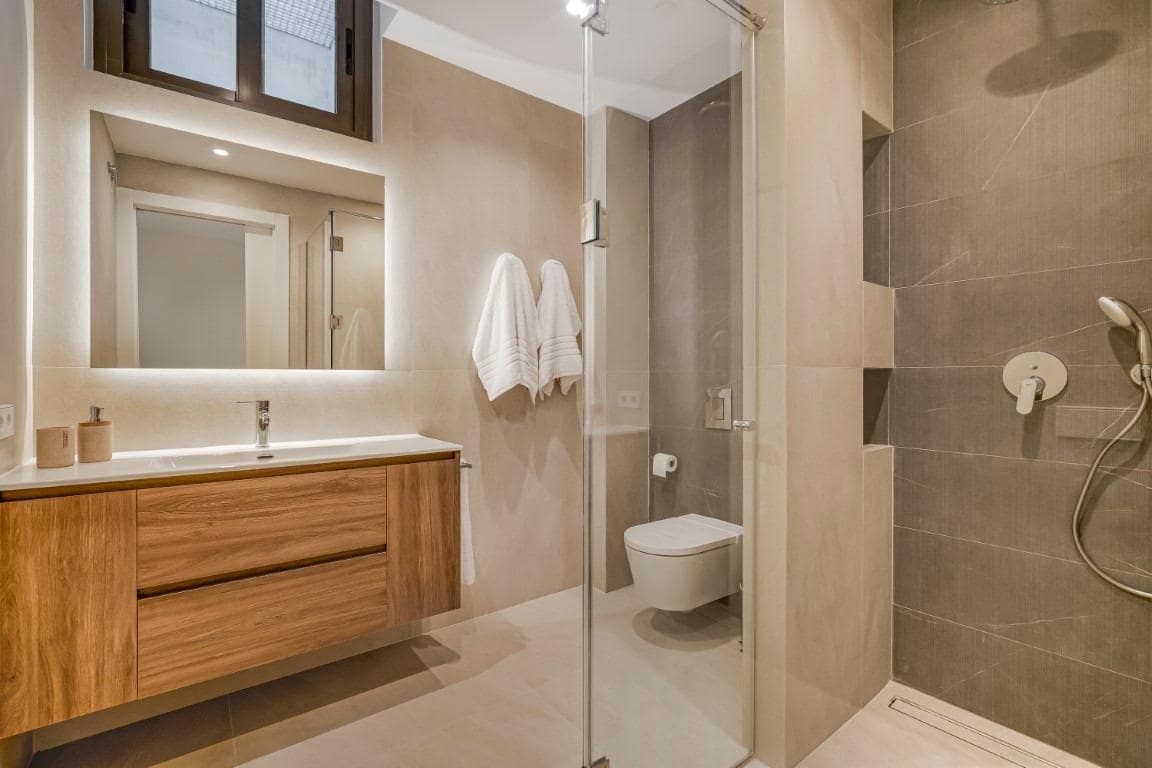 6 bedroom Villa for sale in Marbella with pool garage - € 6,500,000 (Ref: 8972157)