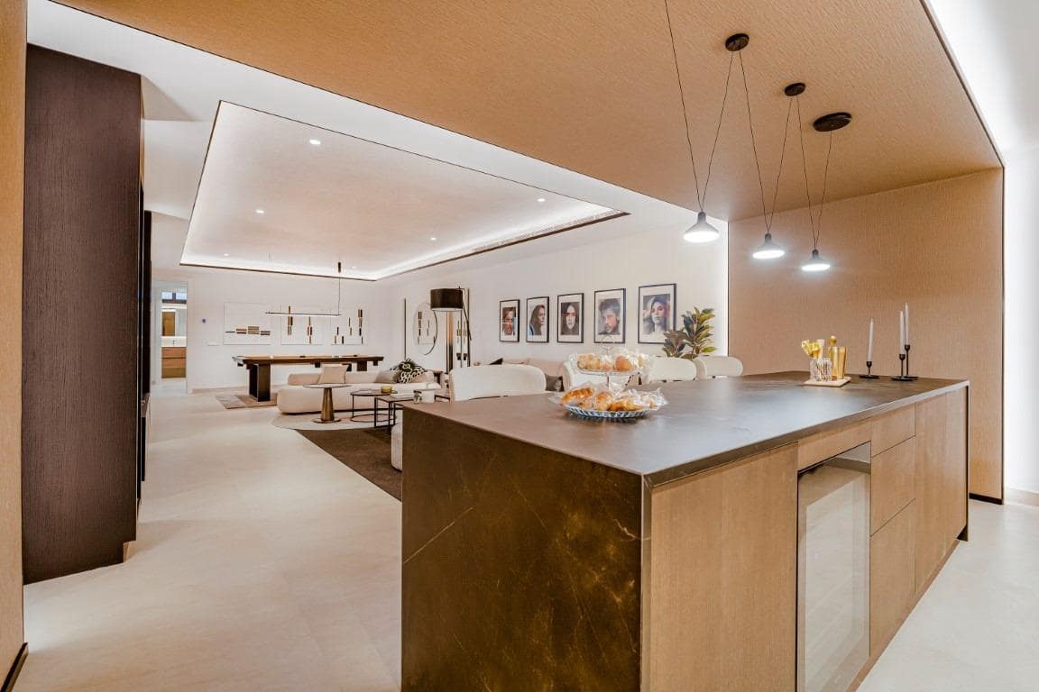 6 bedroom Villa for sale in Marbella with pool garage - € 6,500,000 (Ref: 8972157)