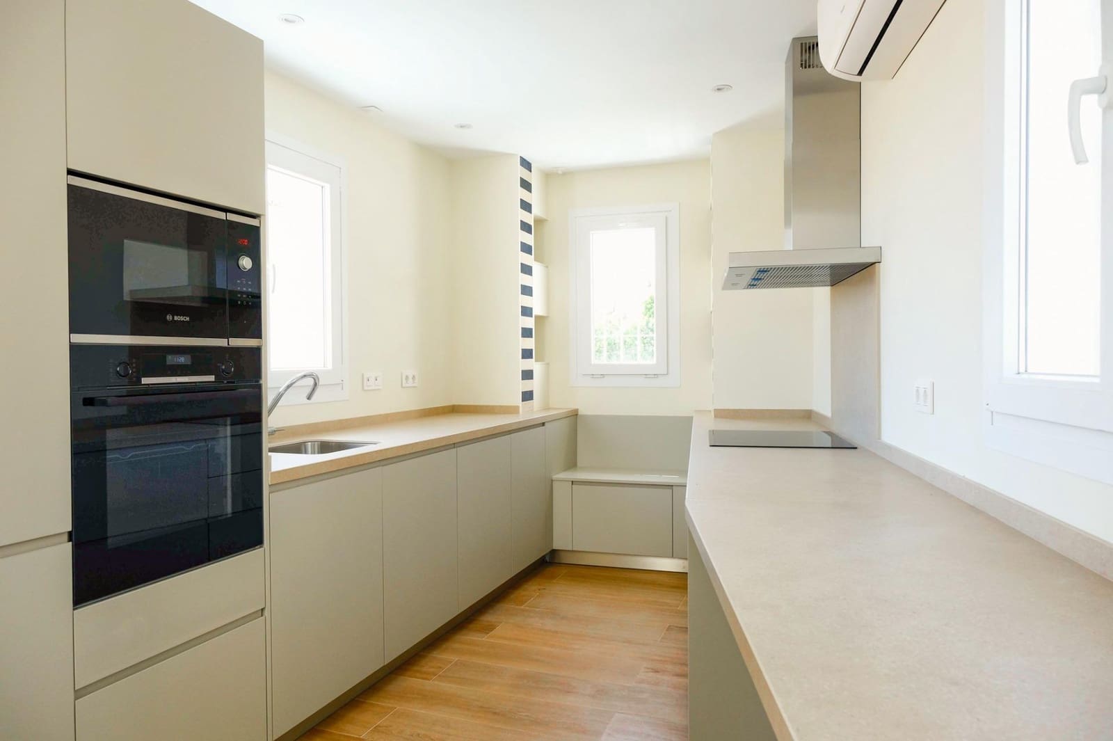 2 soveværelse Lejlighed til salg i Malaga by - € 880.000 (Ref: 9005437)