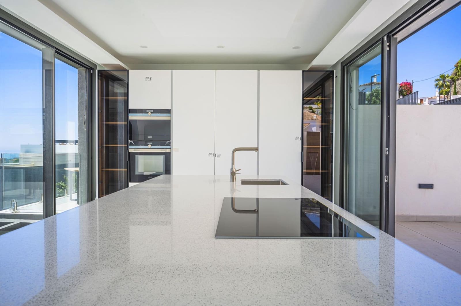 3 Zimmer Villa zu verkaufen in Benahavis mit Pool Garage - 1.690.000 € (Ref: 9023051)