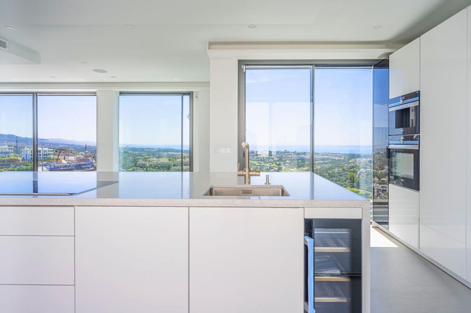 3 Zimmer Villa zu verkaufen in Benahavis mit Pool Garage - 1.690.000 € (Ref: 9023051)