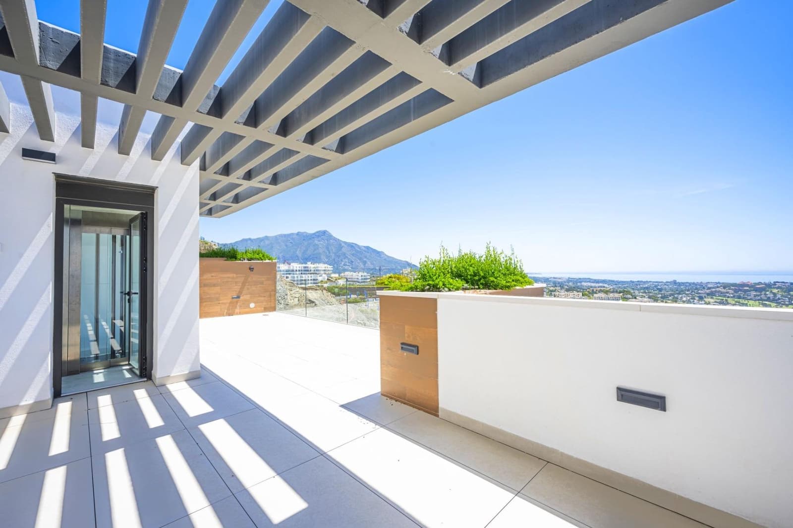 3 Zimmer Villa zu verkaufen in Benahavis mit Pool Garage - 1.690.000 € (Ref: 9023051)