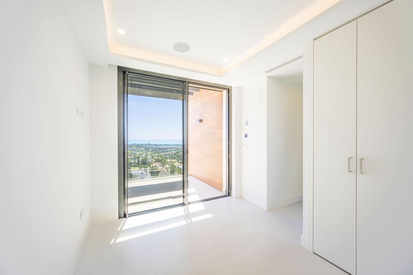 3 Zimmer Villa zu verkaufen in Benahavis mit Pool Garage - 1.690.000 € (Ref: 9023051)