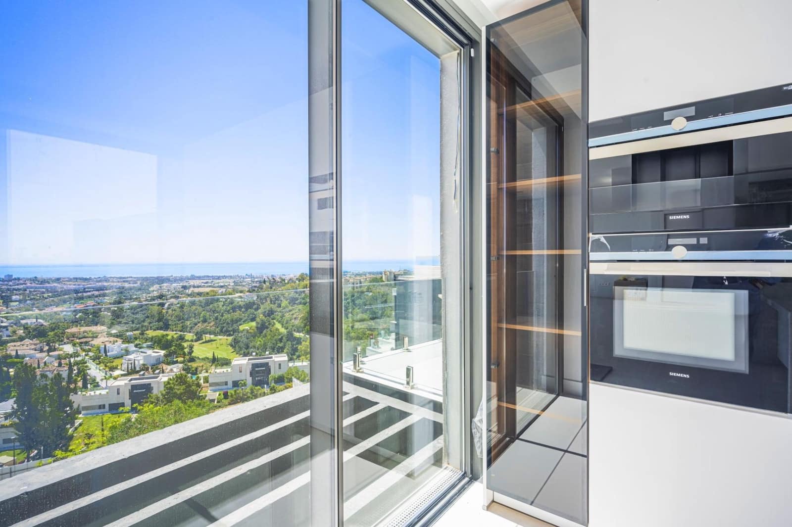 3 Zimmer Villa zu verkaufen in Benahavis mit Pool Garage - 1.690.000 € (Ref: 9023051)