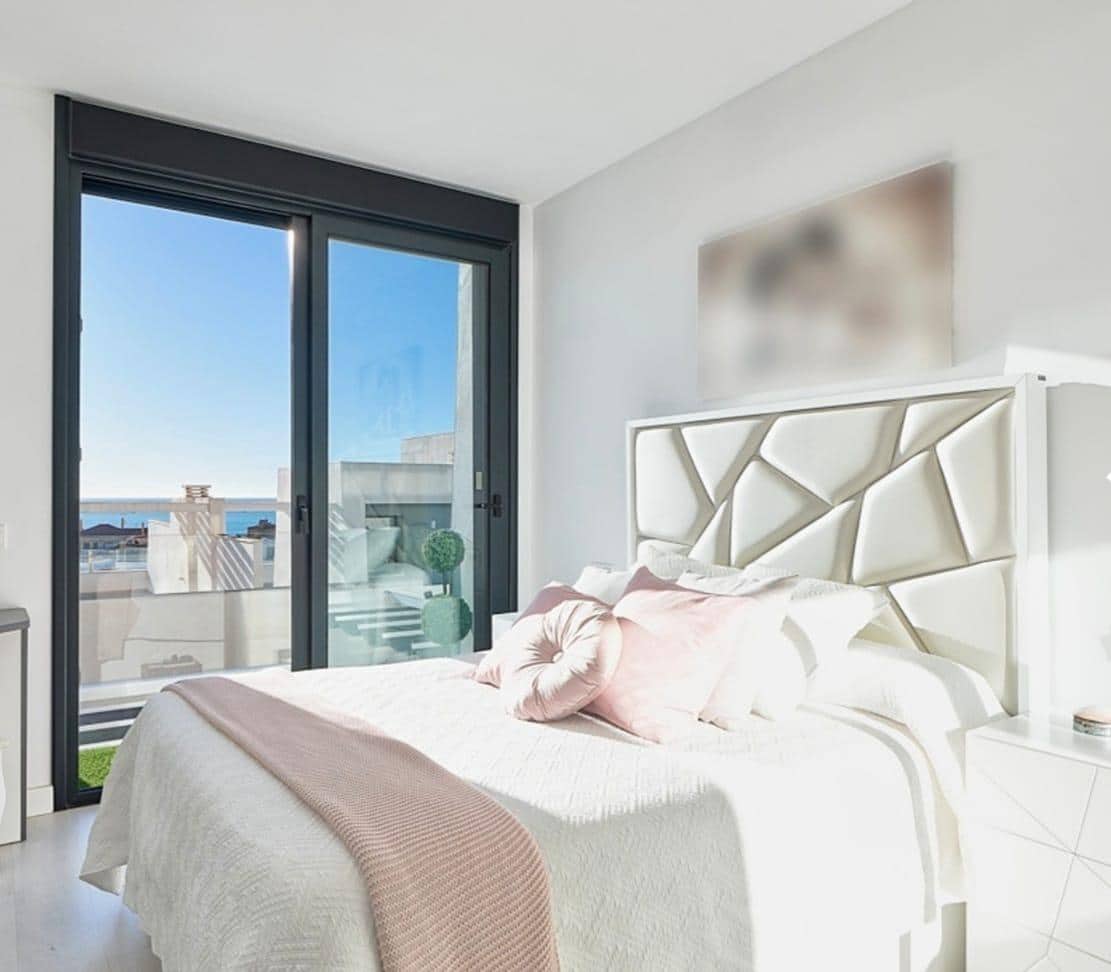 4 quarto Moradia em Banda para venda em Rincon de la Victoria com piscina garagem - 550 000 € (Ref: 9034378)