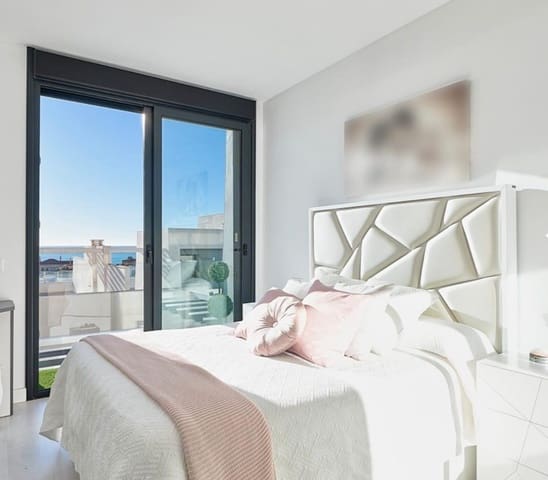 4 soveværelse Rækkehus til salg i Rincón de la Victoria med swimmingpool garage - € 550.000 (Ref: 9034378)