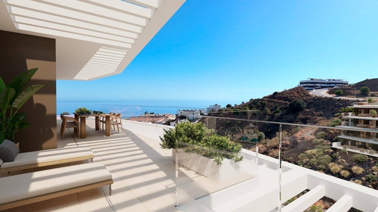 Apartamento de 2 habitaciones en Rincón de la Victoria en venta con piscina garaje - 411.000 € (Ref: 9193714)