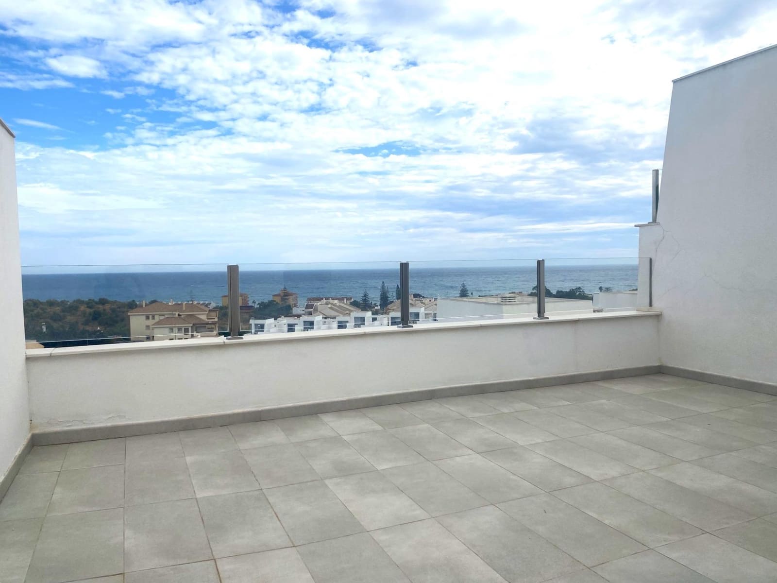 4 soveværelse Rækkehus til salg i Rincon de la Victoria med swimmingpool garage - € 545.000 (Ref: 9220208)