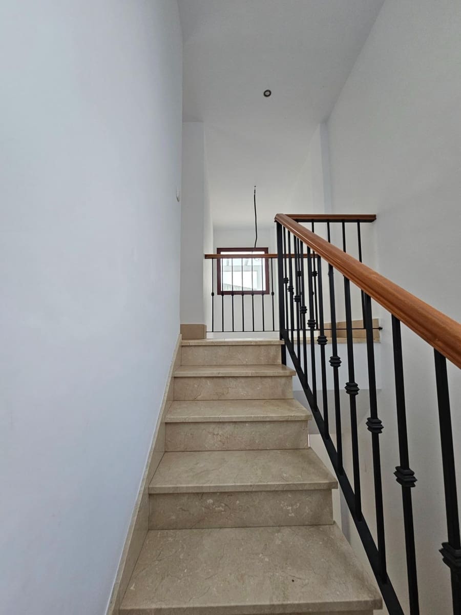 4 sypialnia Willa na sprzedaż w Novo Sancti Petri z basenem - 620 000 € (Ref: 9353560)