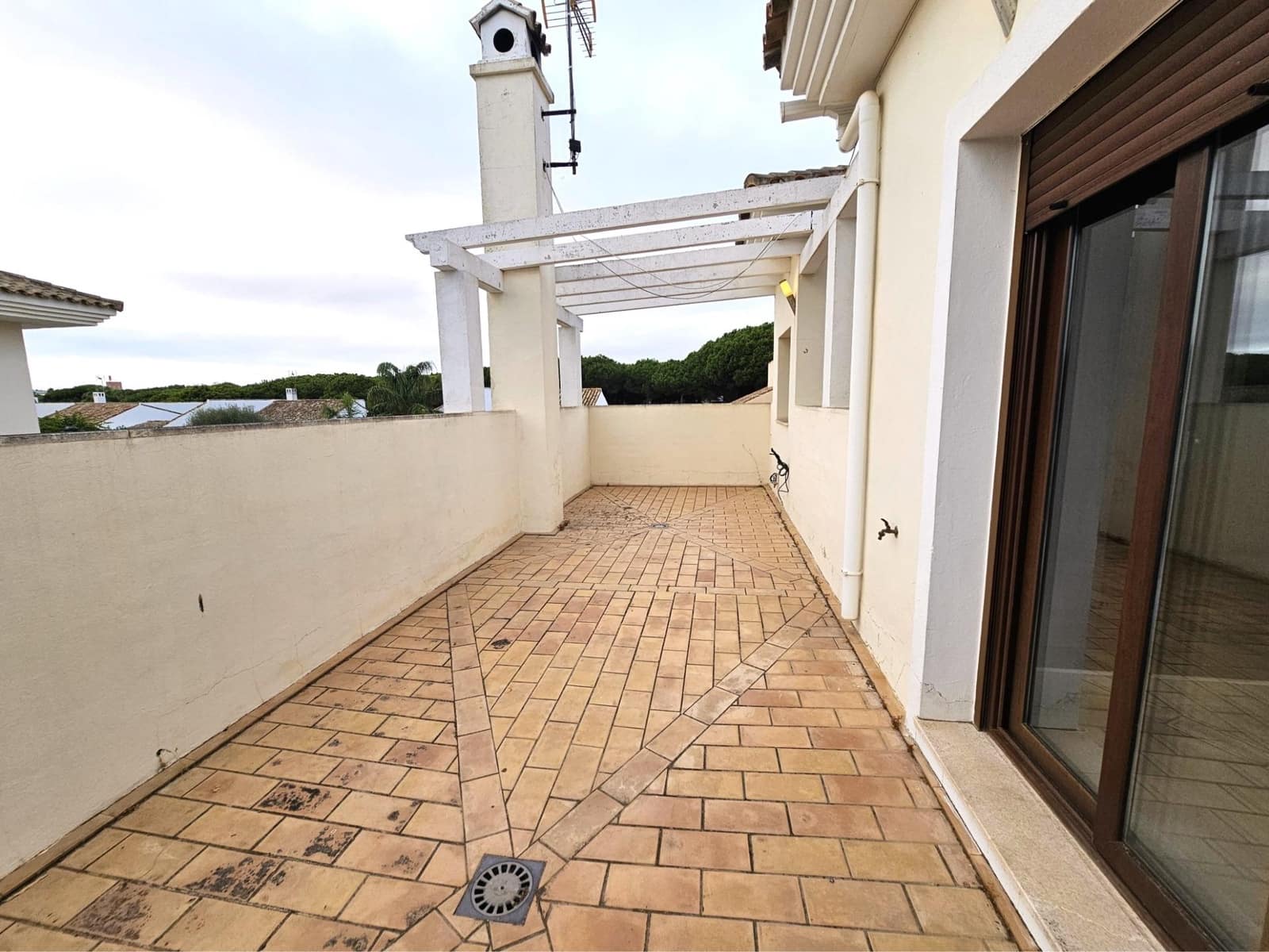 4 sypialnia Willa na sprzedaż w Novo Sancti Petri z basenem - 620 000 € (Ref: 9353560)