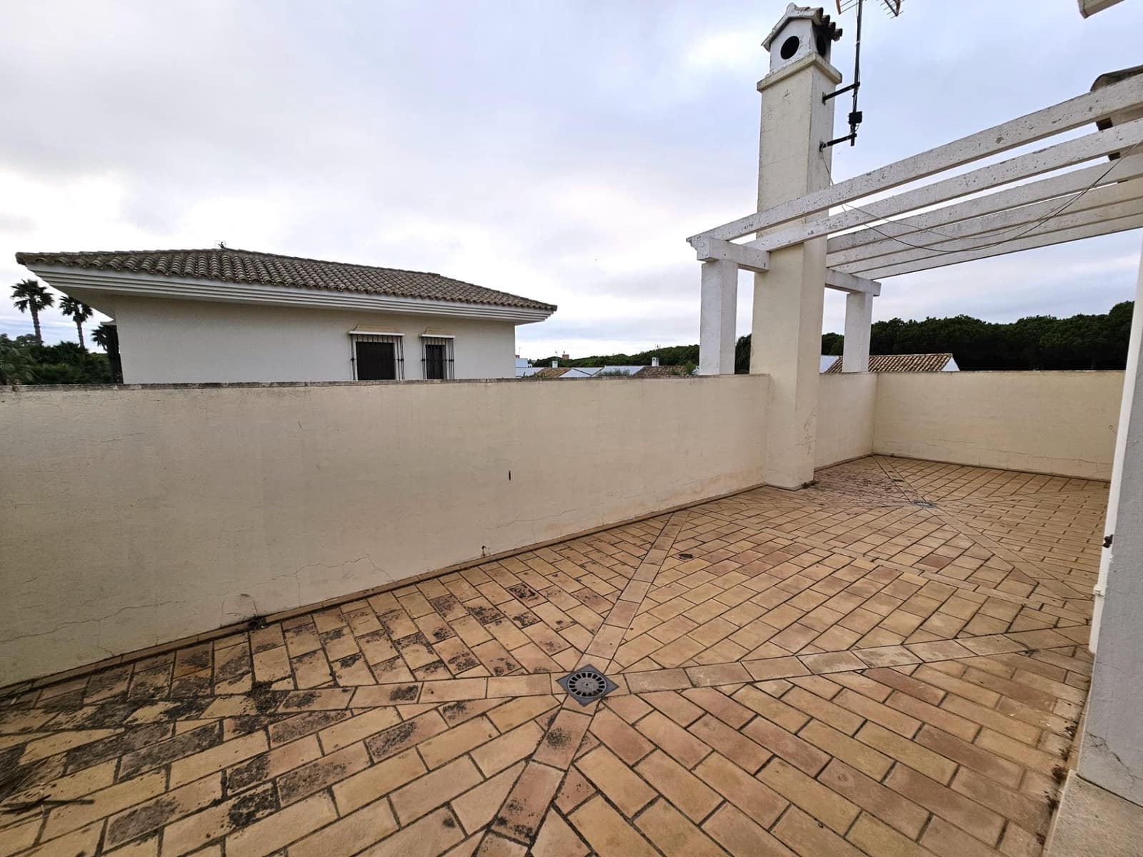 4 sypialnia Willa na sprzedaż w Novo Sancti Petri z basenem - 620 000 € (Ref: 9353560)