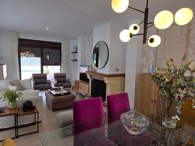 4 quarto Moradia para venda em Novo Sancti Petri, Chiclana de la Frontera com piscina garagem - 650 000 € (Ref: 9353560)