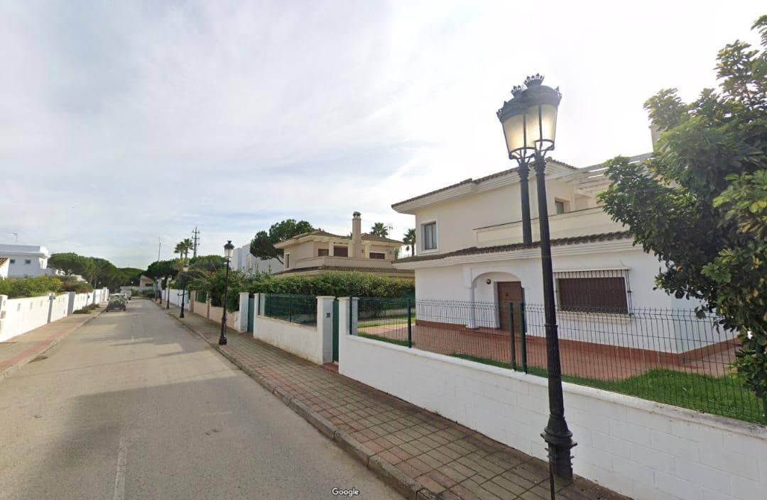 4 sypialnia Willa na sprzedaż w Novo Sancti Petri z basenem garażem - 650 000 € (Ref: 9353560)