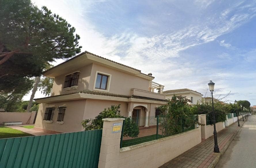 4 sypialnia Willa na sprzedaż w Novo Sancti Petri z basenem garażem - 650 000 € (Ref: 9353560)