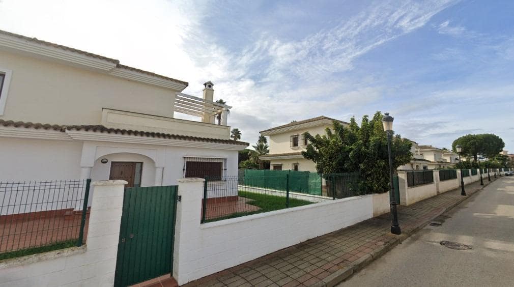 4 sypialnia Willa na sprzedaż w Novo Sancti Petri z basenem garażem - 650 000 € (Ref: 9353560)