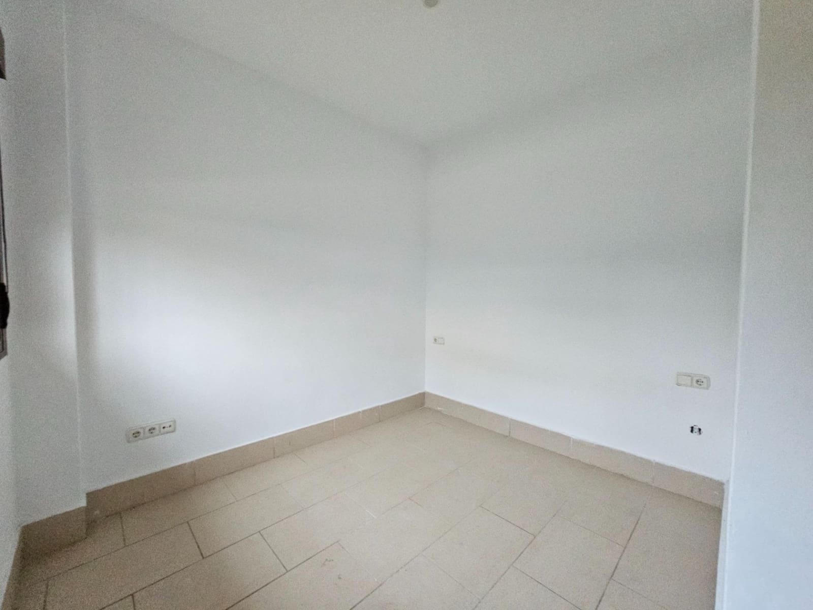 4 sypialnia Willa na sprzedaż w Novo Sancti Petri z basenem garażem - 650 000 € (Ref: 9353560)