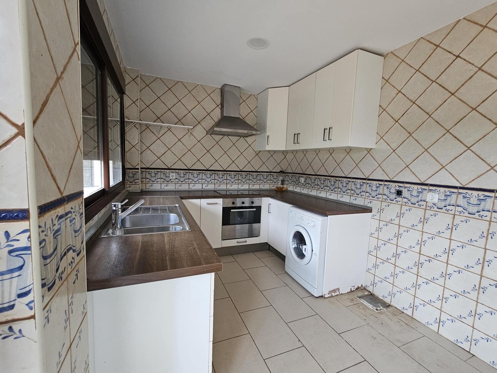 4 sypialnia Willa na sprzedaż w Novo Sancti Petri z basenem garażem - 650 000 € (Ref: 9353560)