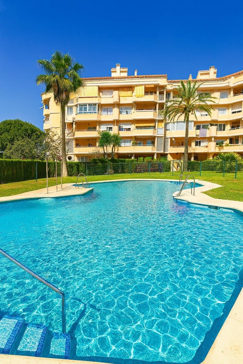 3 Zimmer Wohnung zu verkaufen in Estepona mit Pool Garage - 310.000 € (Ref: 9373801)