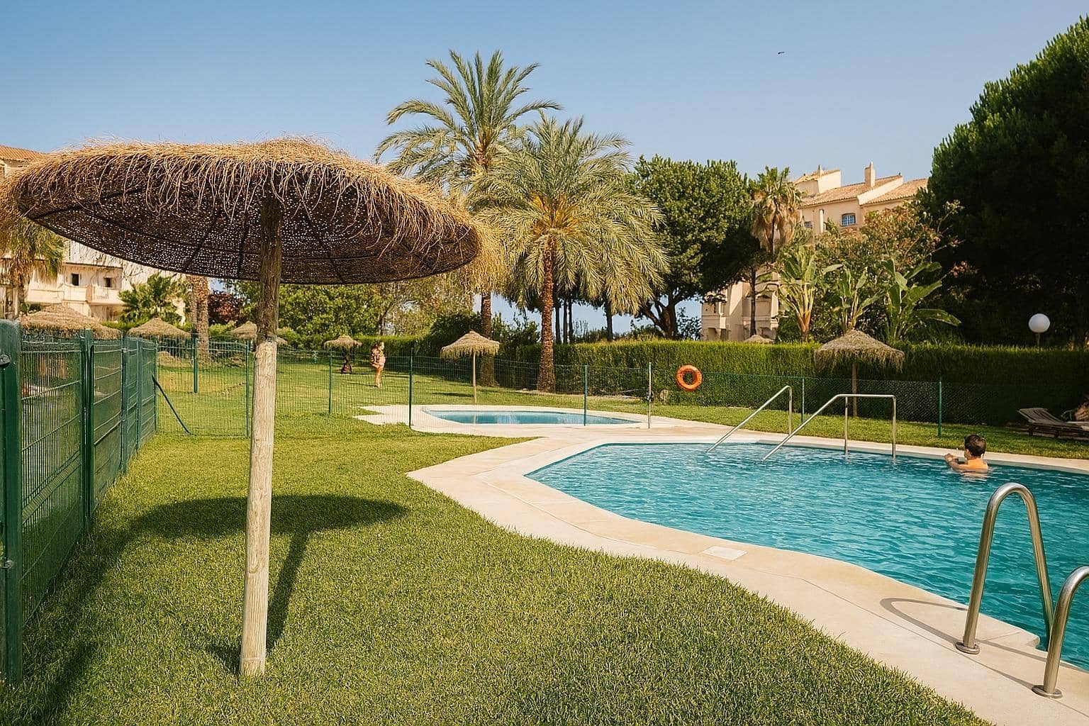 3 Zimmer Wohnung zu verkaufen in Estepona mit Pool Garage - 310.000 € (Ref: 9373801)