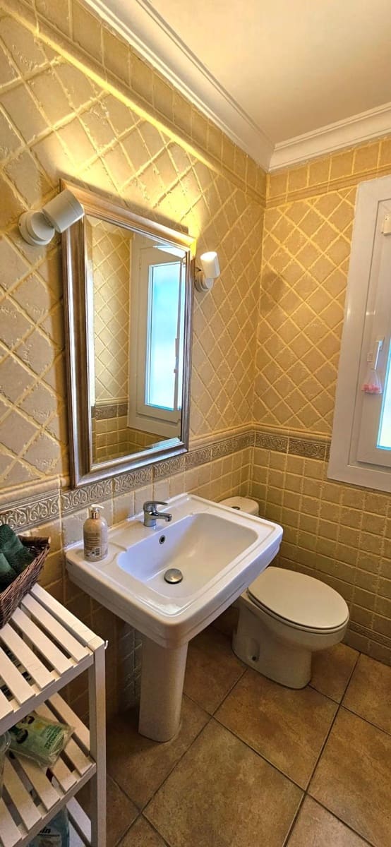 7 Zimmer Villa zu verkaufen in Sotogrande mit Pool Garage - 1.200.000 € (Ref: 9373802)