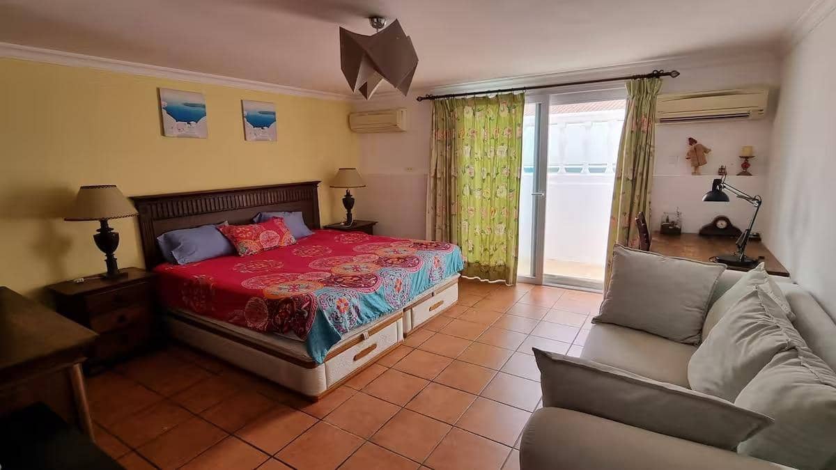 7 Zimmer Villa zu verkaufen in Sotogrande mit Pool Garage - 1.200.000 € (Ref: 9373802)