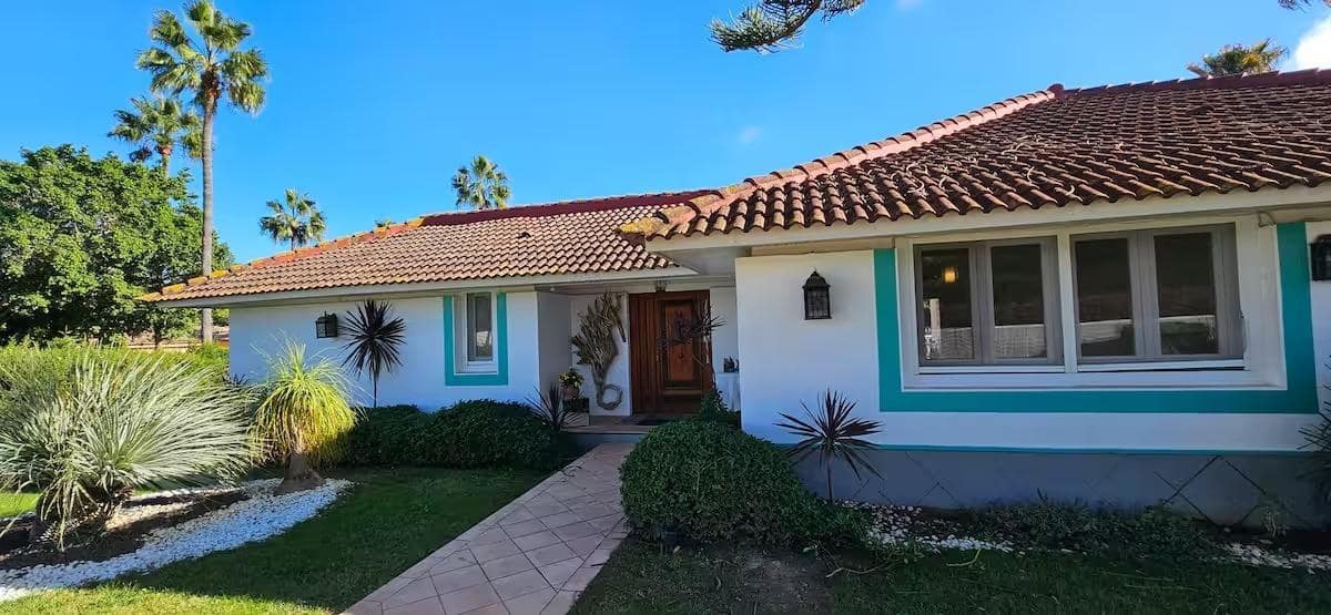 7 Zimmer Villa zu verkaufen in Sotogrande mit Pool Garage - 1.200.000 € (Ref: 9373802)